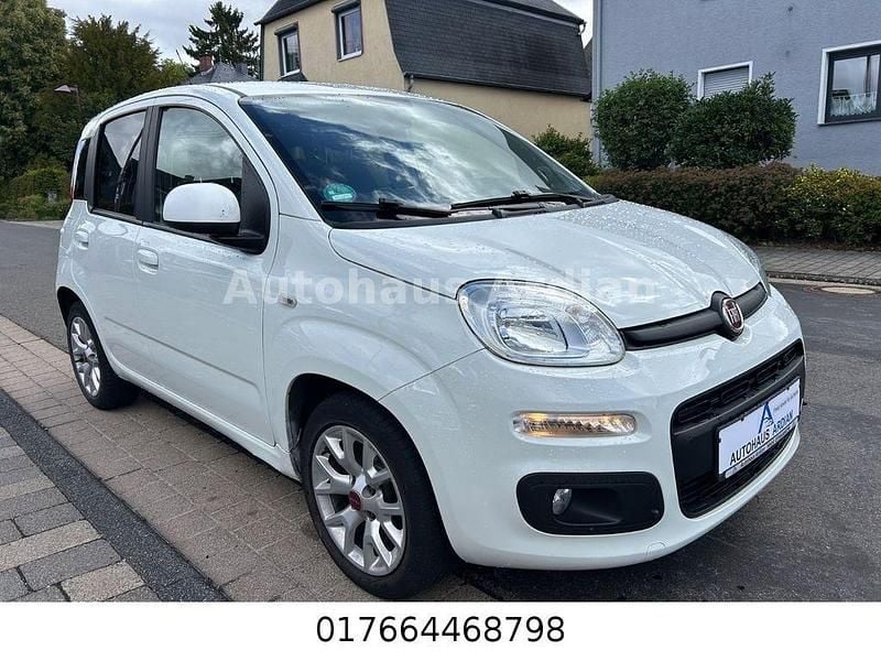 Weiß Gebraucht 2017 Fiat Panda Lounge Kleinwagen | 6.299 € (Guter Preis) - Bild 1/4