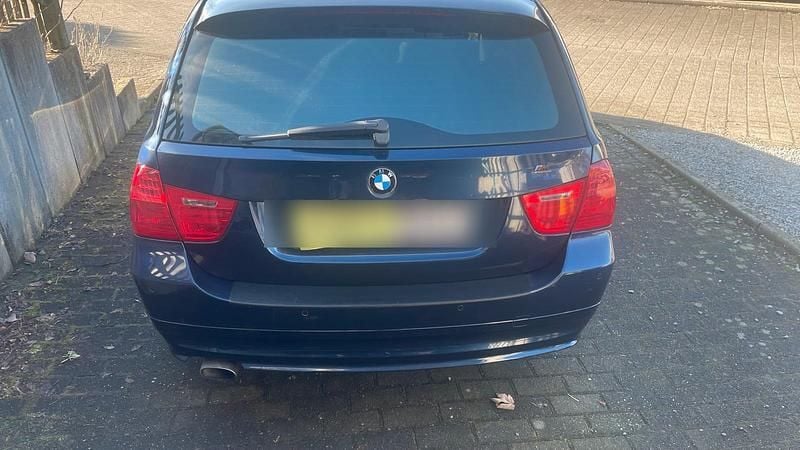 Gebraucht BMW 320 Shadowline 184 PS (135 kW) 2010 Blau Kombi