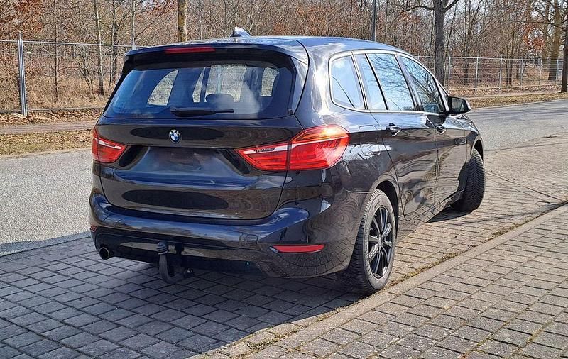 Gebraucht BMW 218 Gran Tourer Advantage 150 PS (110 kW) 2016 Schwarz Van / Kleinbus