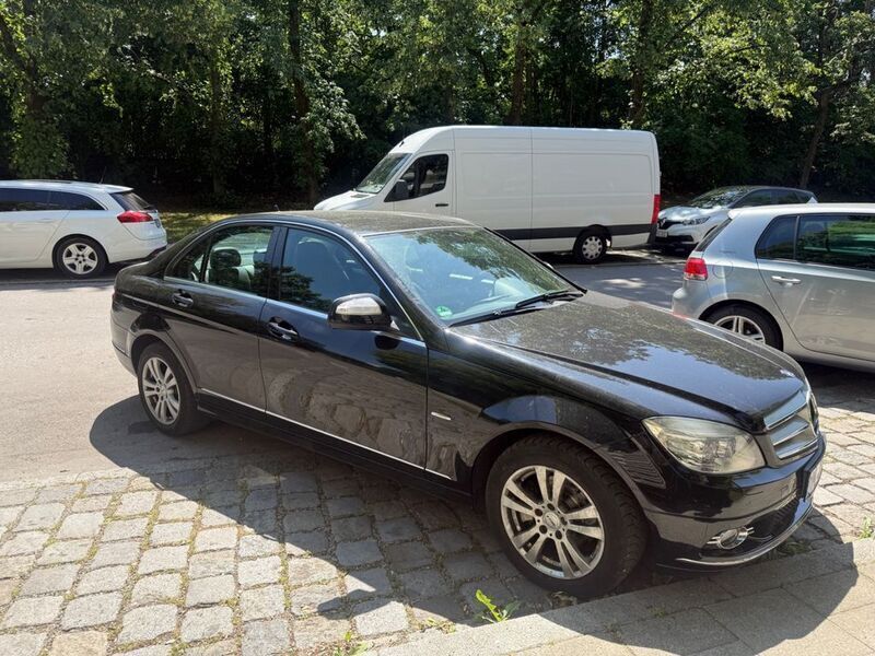 Schwarz Gebraucht 2007 Mercedes C200 Limousine | 7.800 € (Fairer Preis) - Bild 1/4