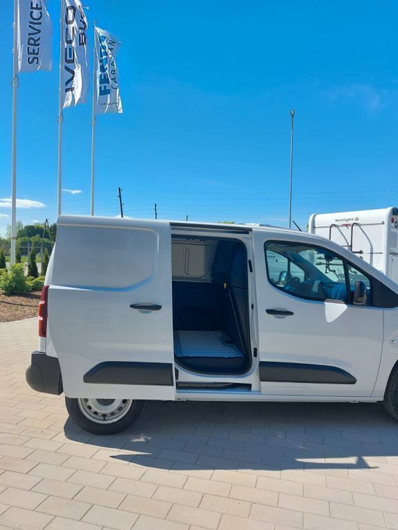 Neu Fiat Doblò 102 PS (75 kW) 2025 Weiß Van / Kleinbus
