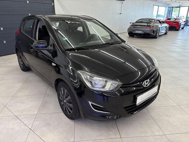 Schwarz Gebraucht 2012 Hyundai i20 Classic Limousine | 3.550 € (Guter Preis) - Bild 1/4