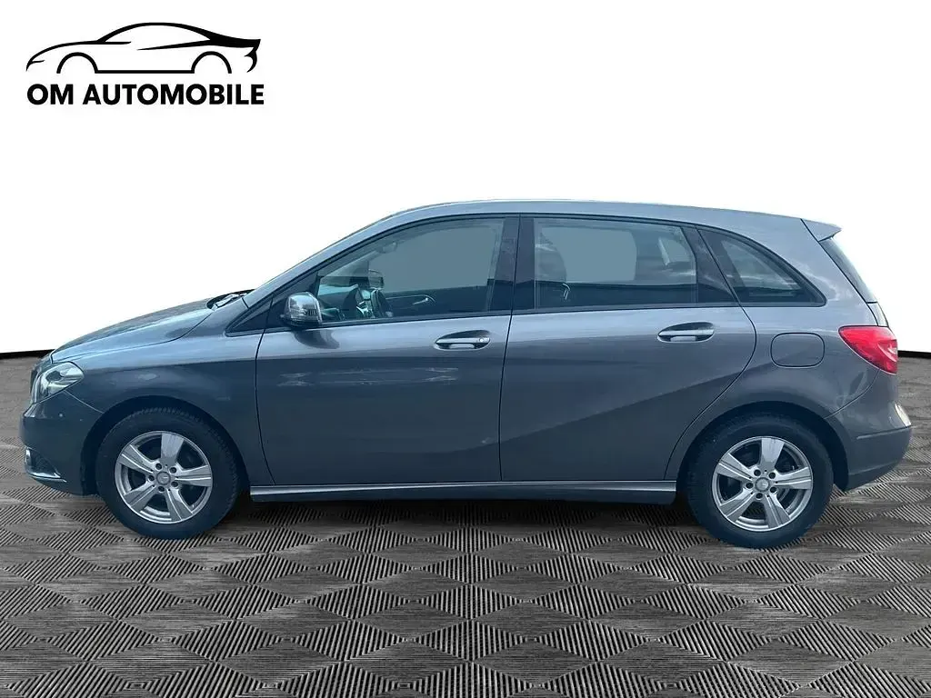 Gebraucht Mercedes B180 122 PS (89 kW) 2013 Grau Kleinwagen