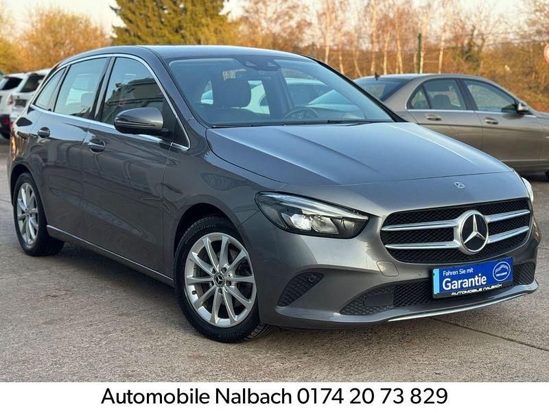 Gebraucht Mercedes B180 116 PS (85 kW) 2019 Grau Van / Kleinbus