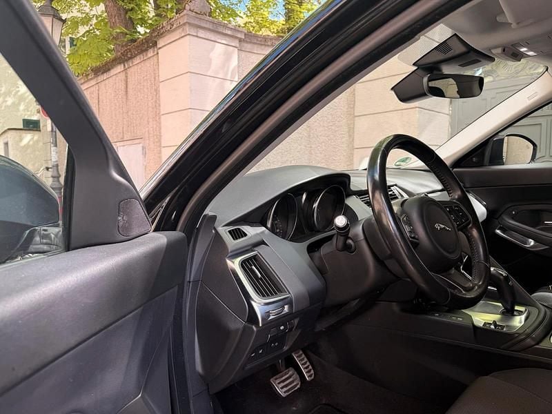 Second-hand Jaguar E-Pace 200 CP (147 kW) 2019 Negru SUV