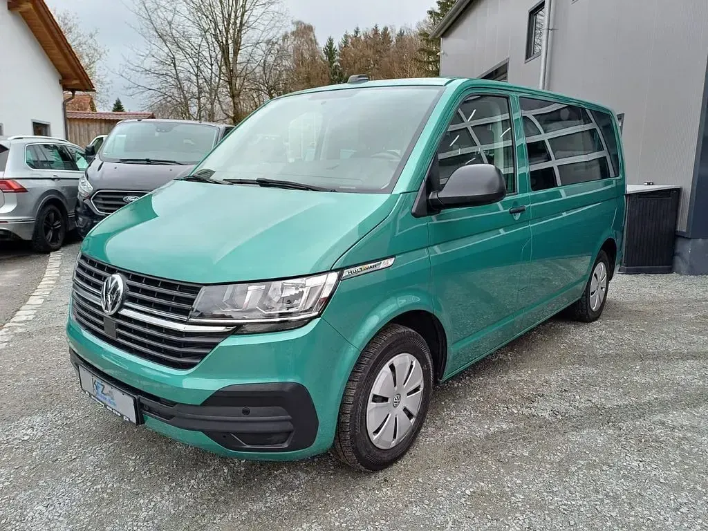 Gebraucht VW Multivan Trendline 110 PS (80 kW) 2021 Grün Van / Kleinbus