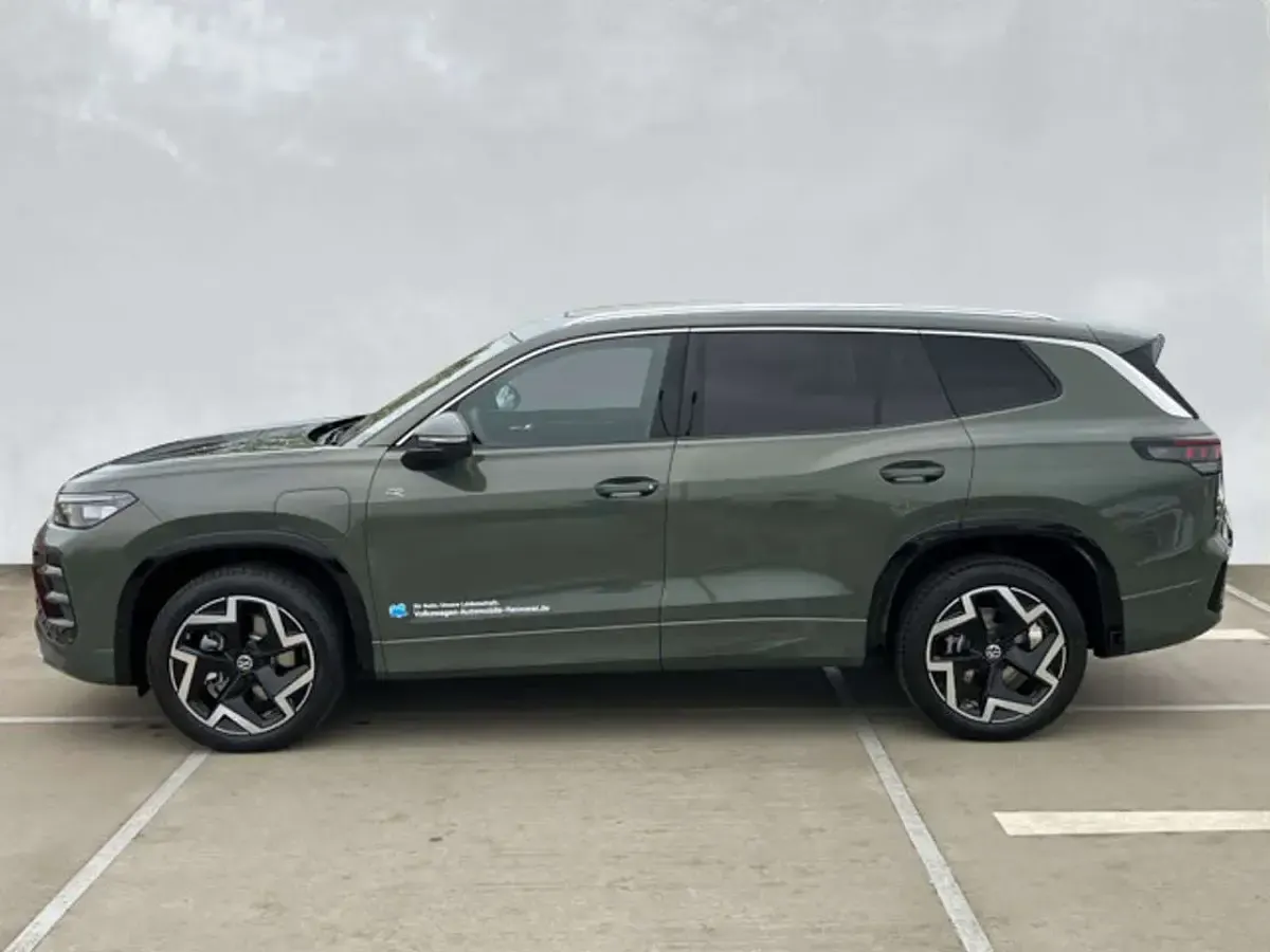 Gebraucht VW Tayron R-line 272 PS (200 kW) 2026 Grün SUV