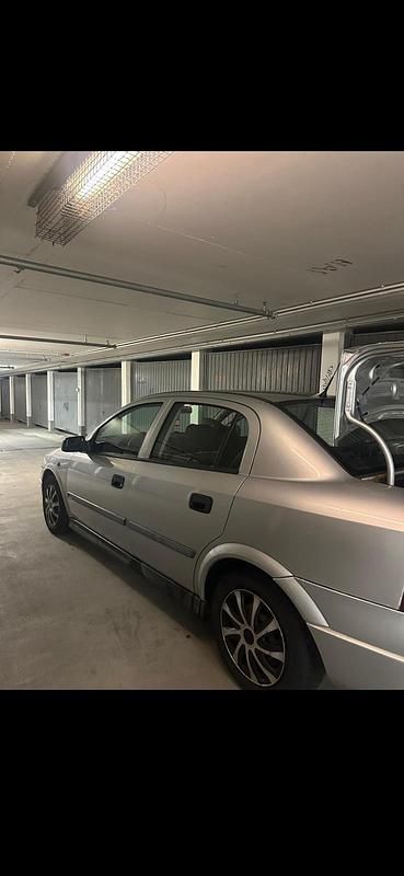 Usata Opel Astra 95 CV (69 kW) 2001 Argento Berlina