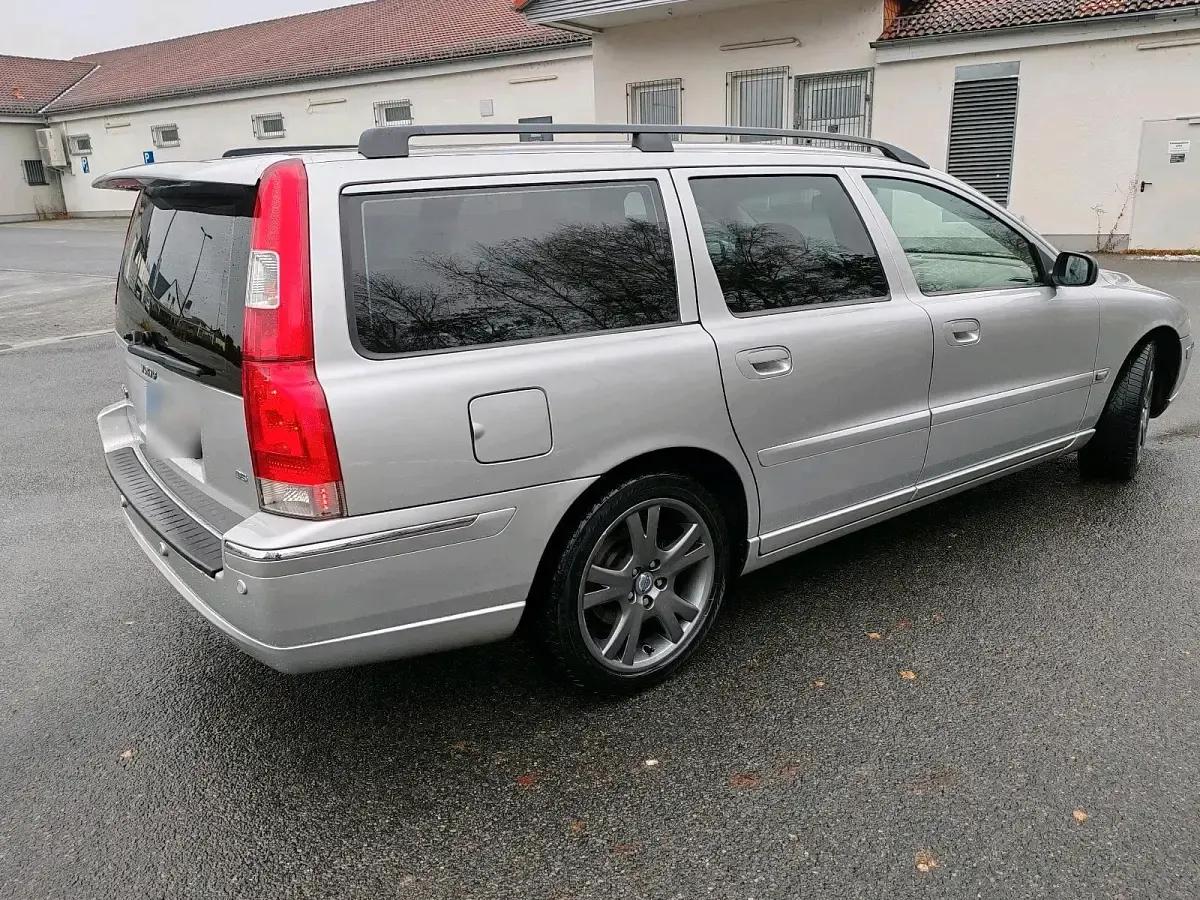 Gebraucht Volvo V70 185 PS (136 kW) 2005 Silber Kombi