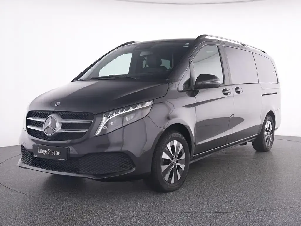 Gebraucht Mercedes V300 237 PS (174 kW) 2024 Grau Van / Kleinbus