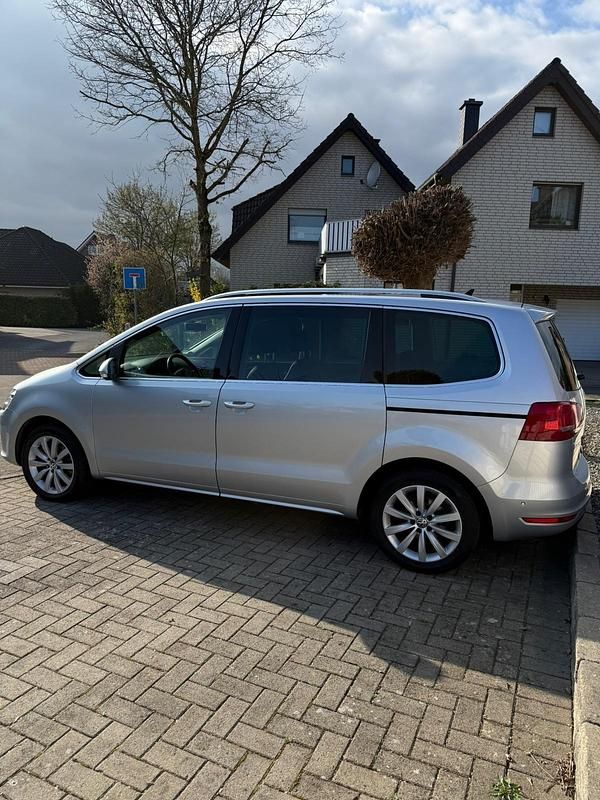 Gebraucht VW Sharan 177 PS (130 kW) 2015 Silber Van / Kleinbus