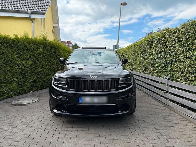 Schwarz Gebraucht 2016 Jeep Grand Cherokee SRT SUV | 36.499 € (Etwas zu teuer) - Bild 1/4