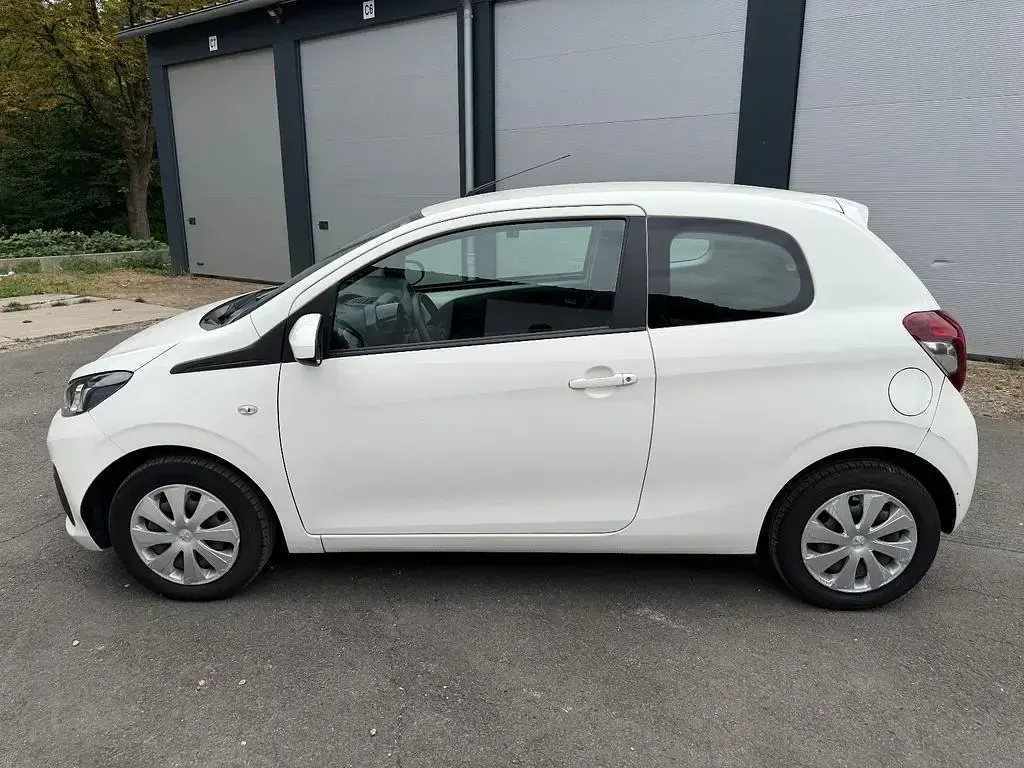 Gebraucht Peugeot 108 Active 72 PS (52 kW) 2021 Weiß Kleinwagen