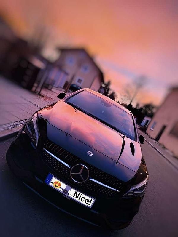 Schwarz Gebraucht 2018 Mercedes CLA220 Shooting Brake Edition Kombi | 25.000 € (Etwas zu teuer) - Bild 1/4