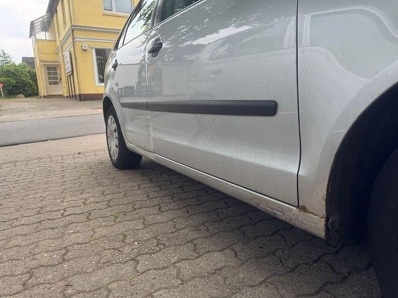 Gebraucht VW Polo 75 PS (55 kW) 2005 Silber Kleinwagen