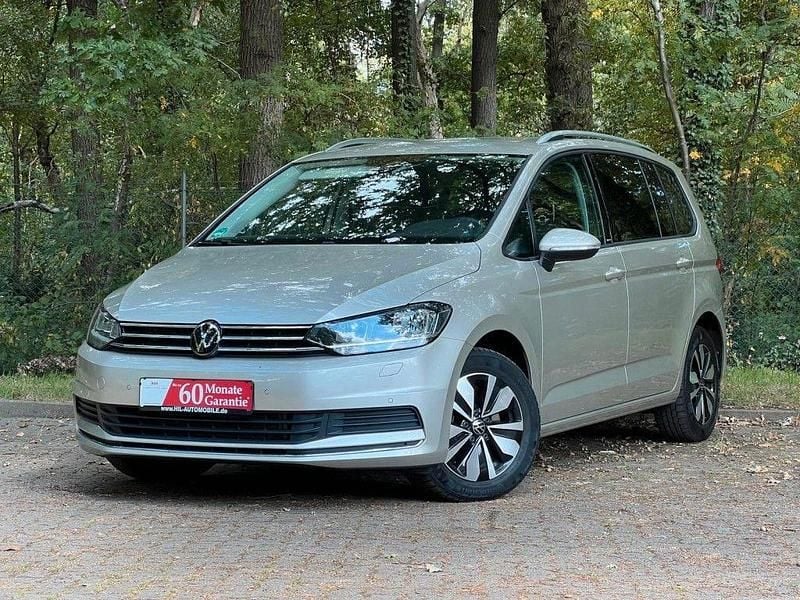 Silber Gebraucht 2023 VW Touran Move Van / Kleinbus | 29.499 € (Superpreis) - Bild 1/4