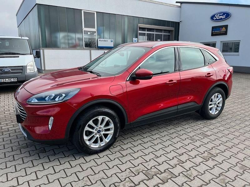 Gebraucht Ford Kuga Titanium 224 PS (164 kW) 2022 Rot SUV