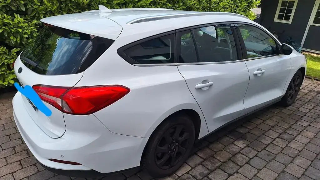 Gebraucht Ford Focus Cool & Connect 125 PS (91 kW) 2019 Weiß Limousine