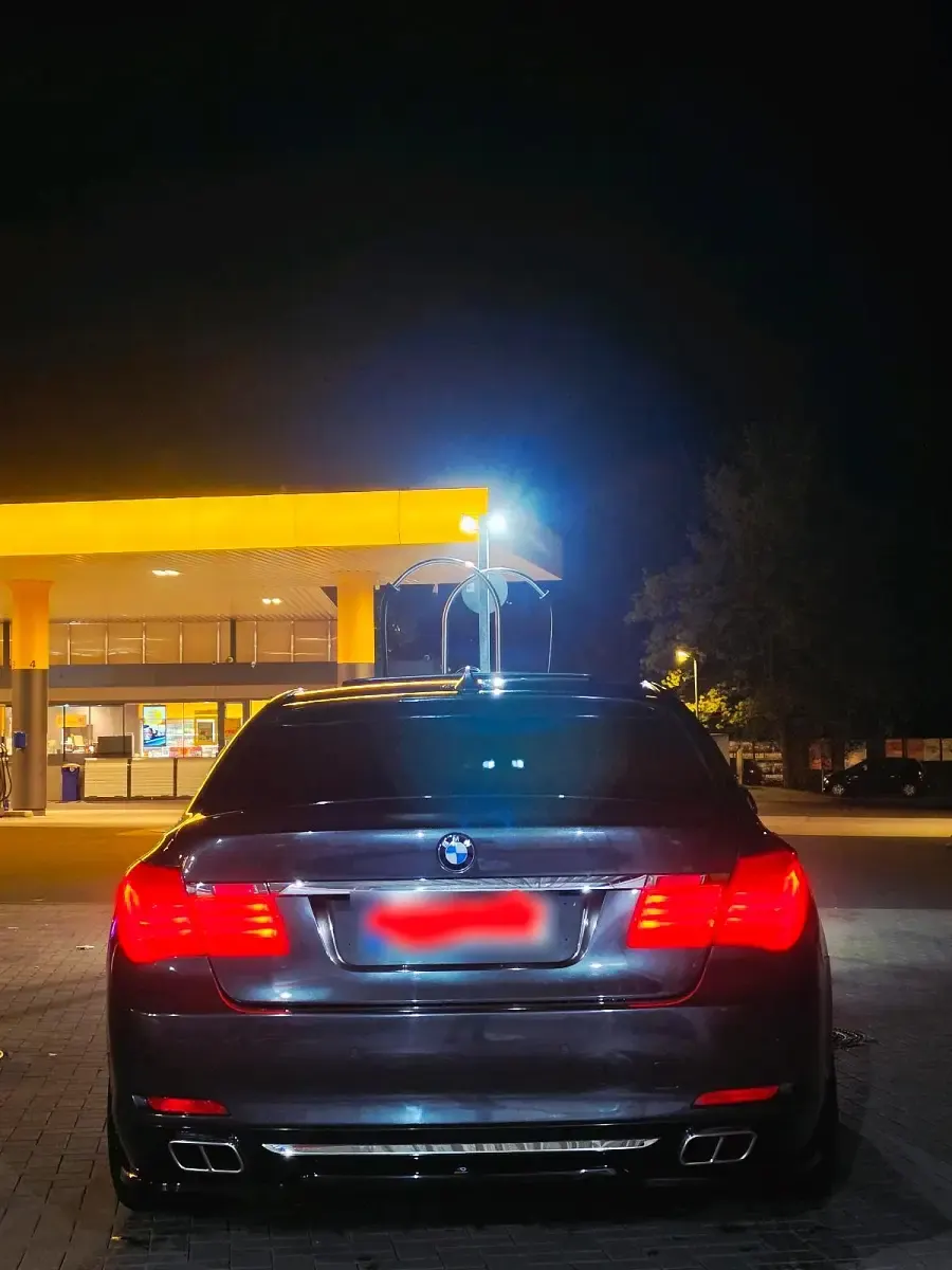 Gebraucht BMW 730 245 PS (180 kW) 2009 Grau Limousine