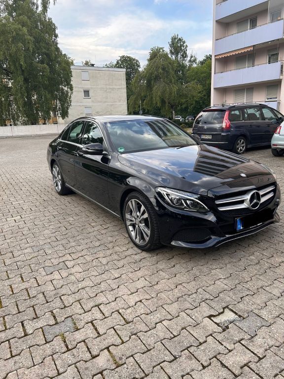 Schwarz Gebraucht 2017 Mercedes C250 Limousine | 22.000 € (Fairer Preis) - Bild 1/4
