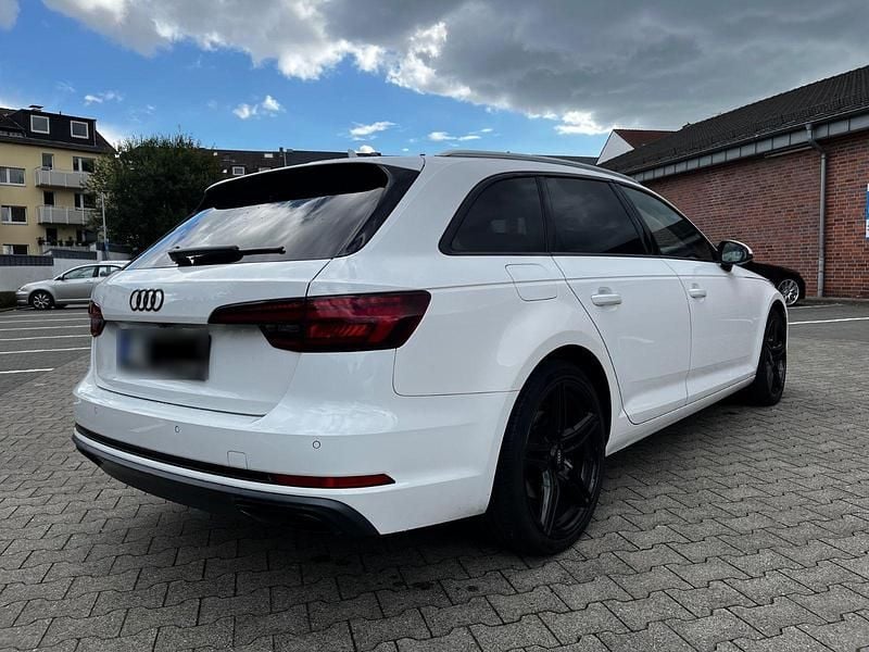 Gebraucht Audi A4 Ambiente 150 PS (110 kW) 2018 Weiß Kombi