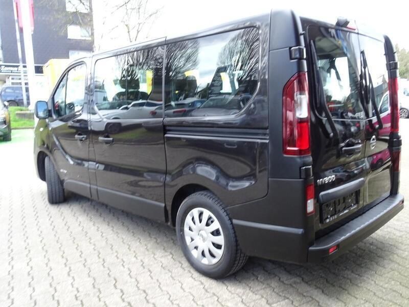 Gebraucht Nissan NV300 Premium Edition 145 PS (106 kW) 2017 Schwarz metallic Van