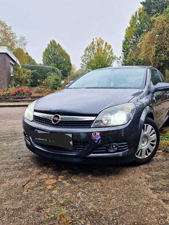Gebraucht Opel Astra GTC Innovation 90 PS (66 kW) 2009 Grau Coupé