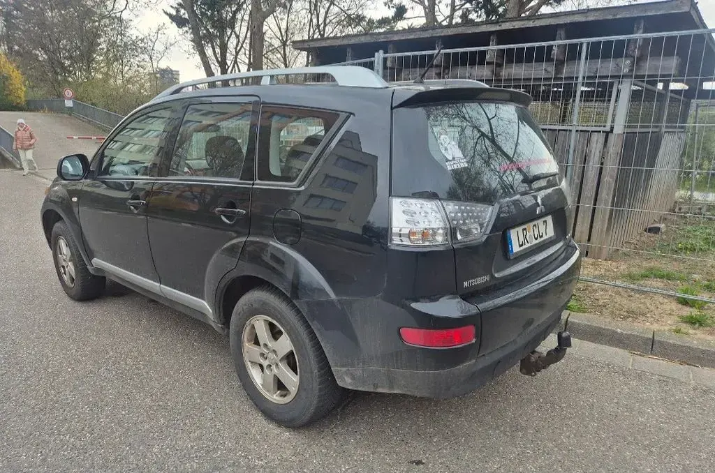 Gebraucht Mitsubishi Outlander Invite 140 PS (102 kW) 2009 Schwarz SUV