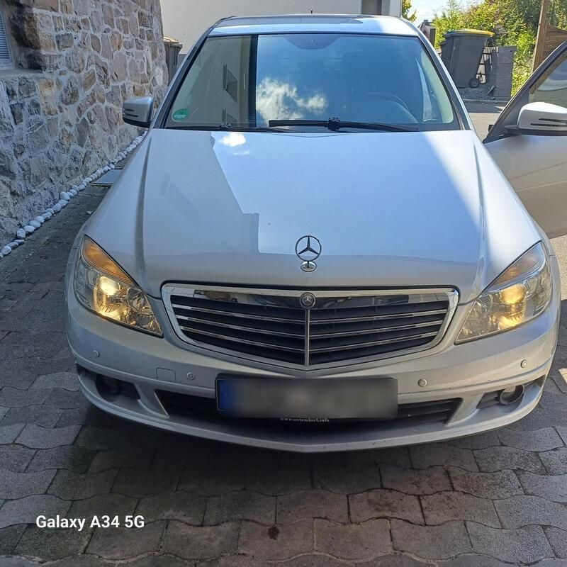 Silber Gebraucht 2009 Mercedes C220 Limousine | 7.850 € - Bild 1/4