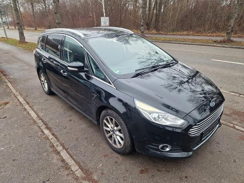 Gebraucht Ford S-MAX Titanium 150 PS (110 kW) 2016 Schwarz Van / Kleinbus