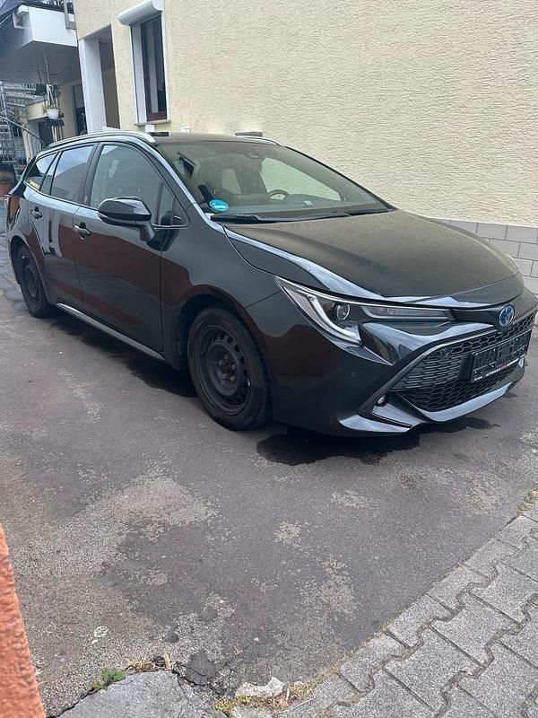 Schwarz Gebraucht 2022 Toyota Corolla Team Kombi | 24.000 € (Fairer Preis) - Bild 1/4