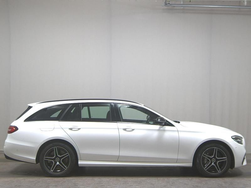 Gebraucht Mercedes E300 AMG line 306 PS (225 kW) 2021 Weiss Limousine