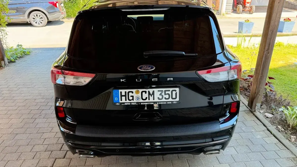 Gebraucht Ford Kuga ST-Line 150 PS (110 kW) 2022 Schwarz SUV