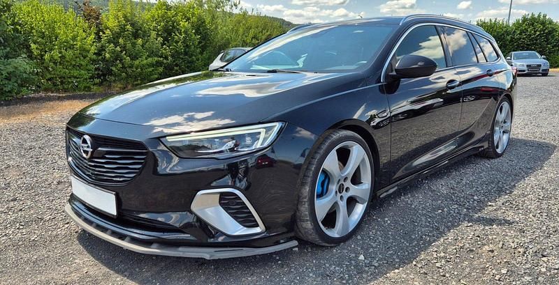 Schwarz Gebraucht 2018 Opel Insignia OPC Kombi | 15.300 € (Teuer) - Bild 1/4