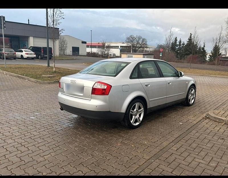 Gebraucht Audi A4 131 PS (96 kW) 2003 Silber Limousine