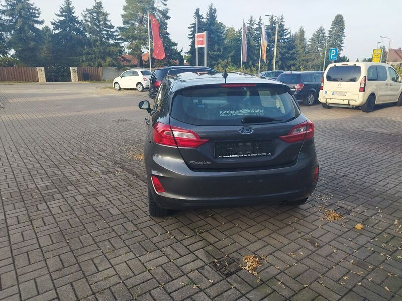 Gebraucht Ford Fiesta Cool & Connect 86 PS (63 kW) 2018 Grau Kleinwagen