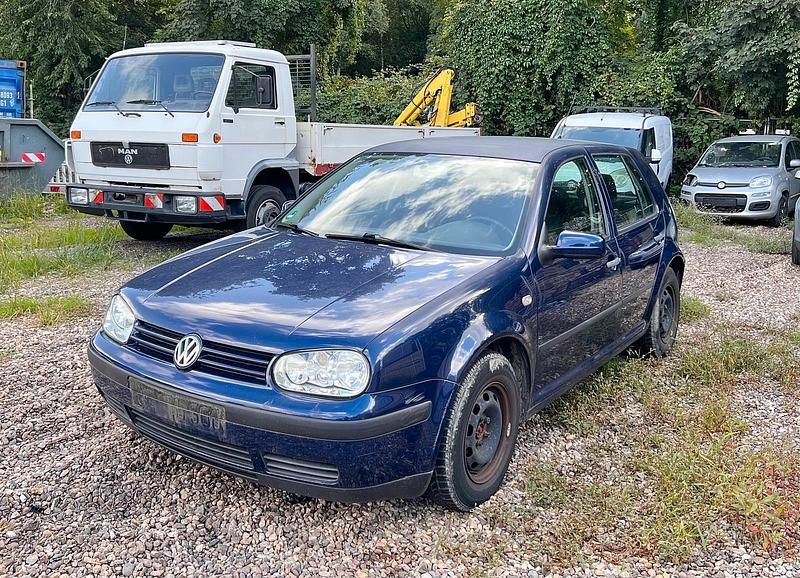 Blau Gebraucht 2002 VW Golf IV Kleinwagen | 950 € (Guter Preis) - Bild 1/4