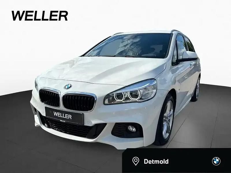 Alpinweiss iii (weiß) Gebraucht 2016 BMW 218 Active Tourer M Sport Van / Kleinbus | 13.250 € (Fairer Preis) - Bild 1/4