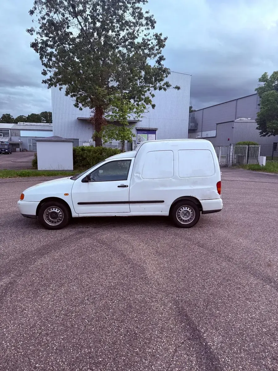 Używany VW Caddy 68 KM (50 kW) 2000 Biały Minivan
