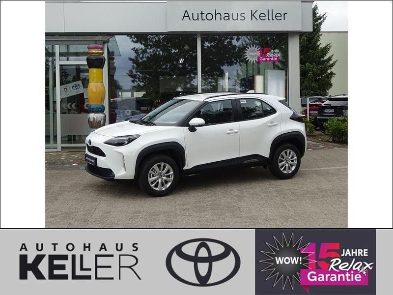Schneeweiß Neu 2025 Toyota Yaris Cross Team SUV | 31.460 € (Fairer Preis) - Bild 1/4