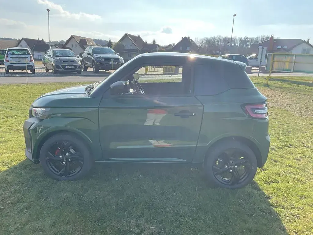 Nowe Ligier JS50 2026 Zielony Hatchback