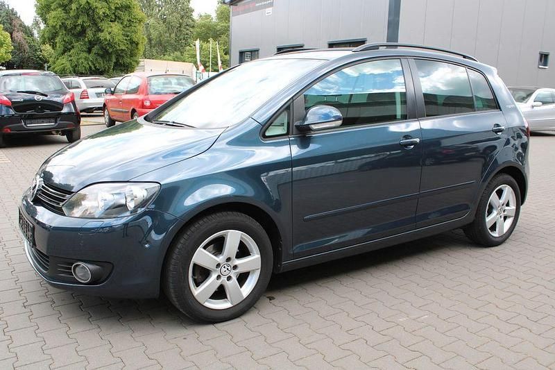 Blau Gebraucht 2010 VW Golf Plus Team Van / Kleinbus | 6.990 € (Etwas zu teuer) - Bild 1/4