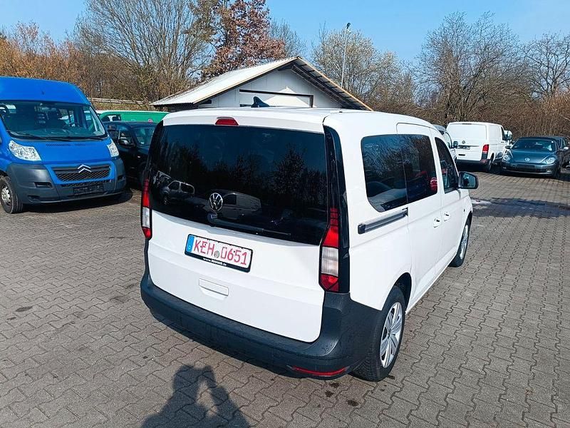 Gebraucht VW Caddy 102 PS (75 kW) 2022 Weiß Van / Kleinbus
