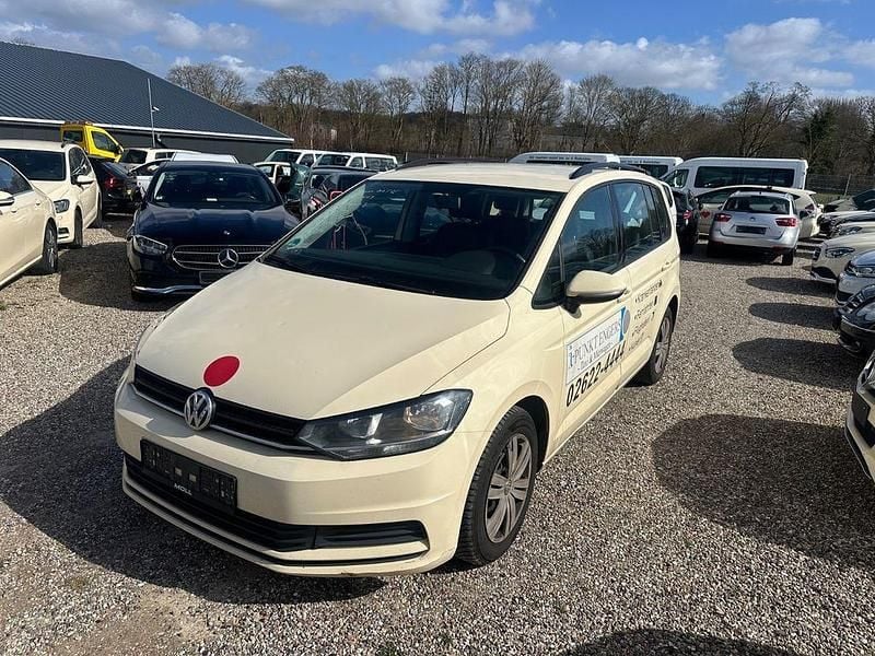 Gebraucht VW Touran 116 PS (85 kW) 2019 Beige Van / Kleinbus