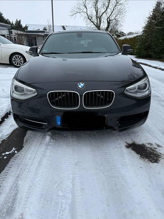 Gebraucht BMW 118 Sport Line 143 PS (105 kW) 2011 Schwarz Kleinwagen