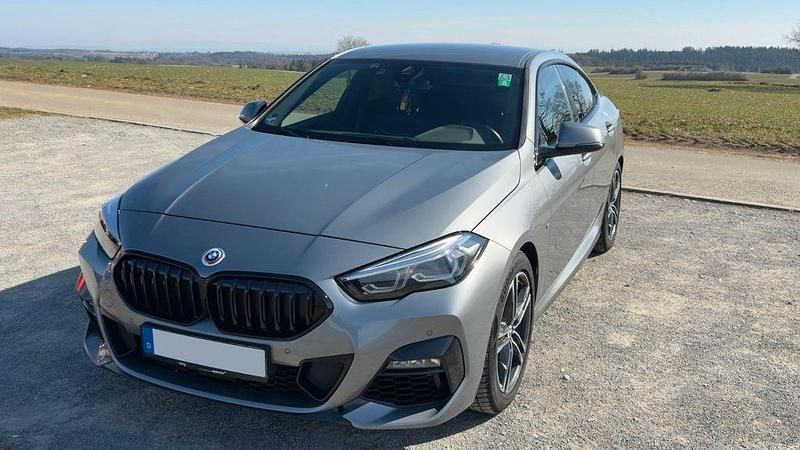 Silber Gebraucht 2022 BMW 220 M Sport Coupé | 30.000 € (Guter Preis) - Bild 1/4