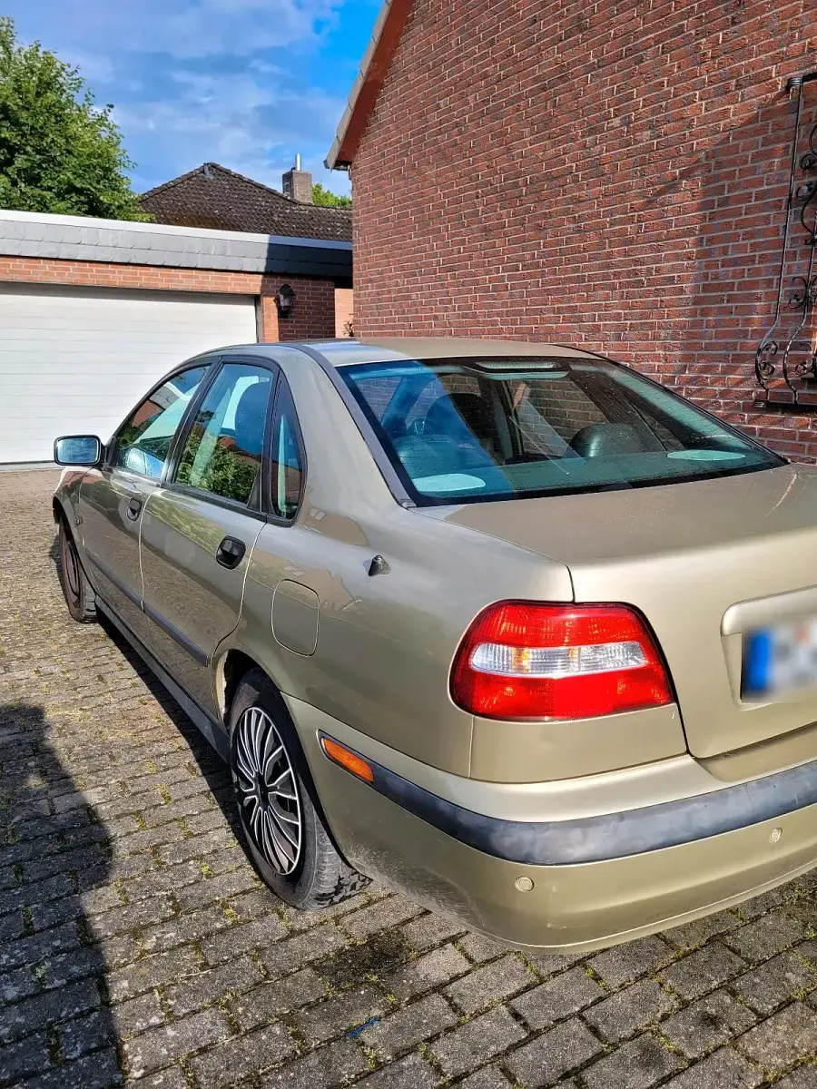 Gebraucht Volvo S40 135 PS (99 kW) 2001 Gold Limousine