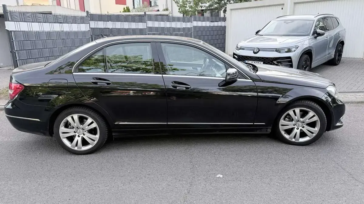 Gebraucht Mercedes C180 156 PS (114 kW) 2012 Schwarz Limousine