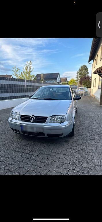 Gebraucht VW Bora 101 PS (74 kW) 1998 Grau Limousine