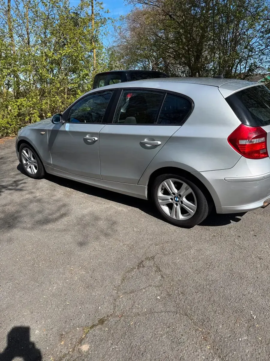 Gebraucht BMW 116 120 PS (88 kW) 2008 Silber Kleinwagen